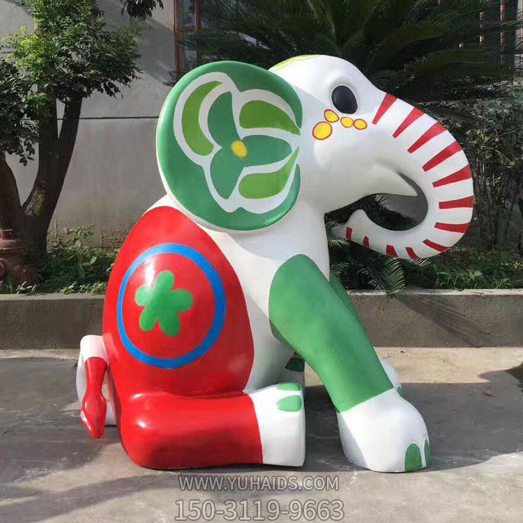 園林廣場(chǎng)擺放玻璃鋼彩繪卡通大象雕塑