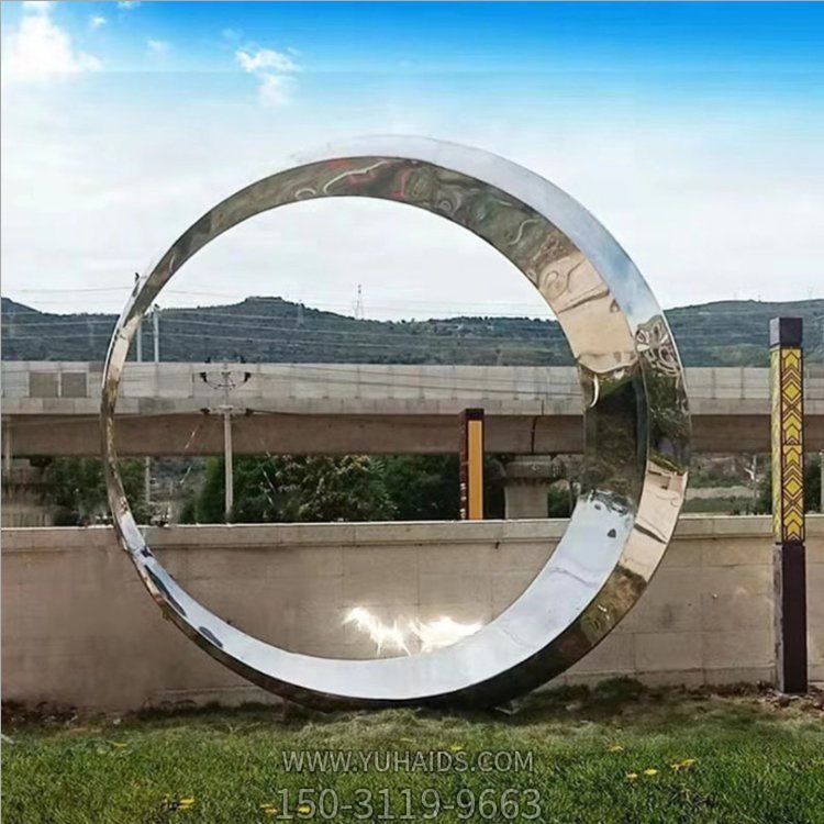 不銹鋼幾何鏡面圓環雕塑