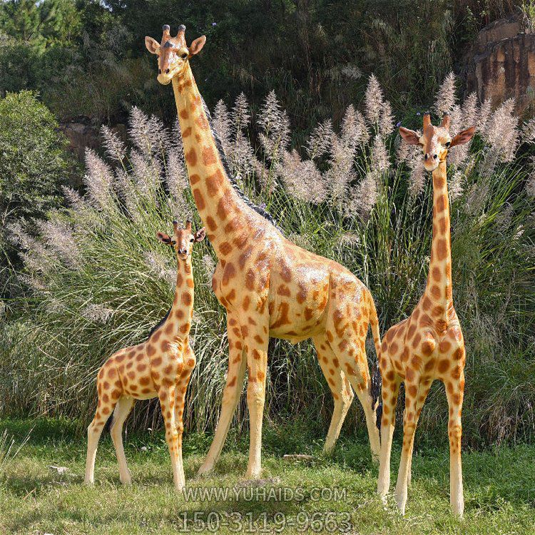 動(dòng)物園大型仿真動(dòng)物，園林玻璃鋼彩繪長(zhǎng)頸鹿雕塑