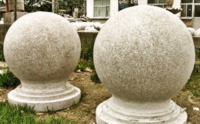 小區門口街邊擺放阻車石球擋車石球車阻石球