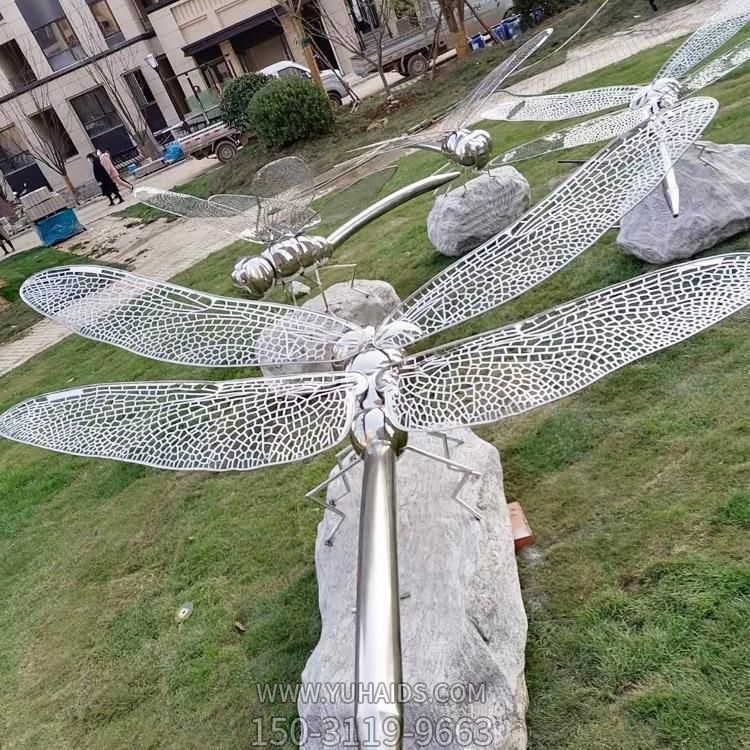戶外大型不銹鋼鏤空創意園林蜻蜓雕塑