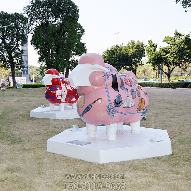 公園擺放的玻璃鋼創意綿羊雕塑
