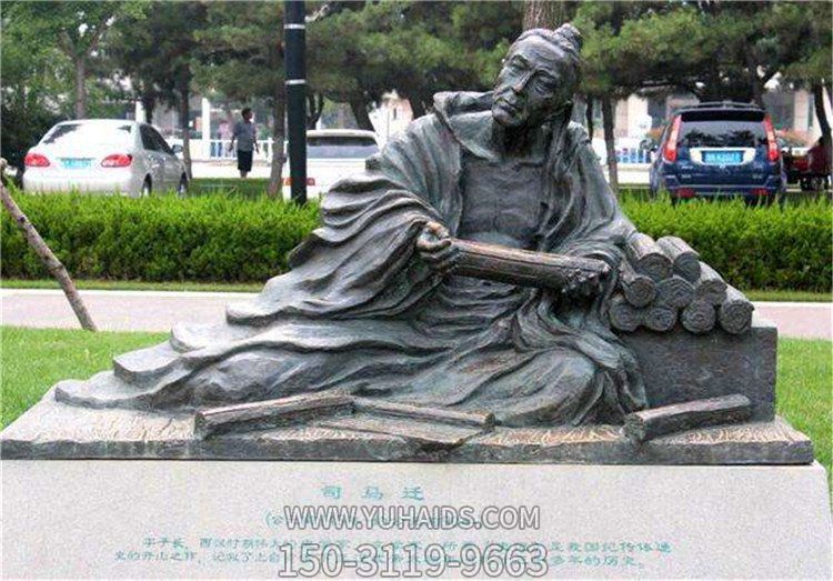 玻璃鋼仿銅戶外園林景觀看書(shū)的景觀人物雕塑