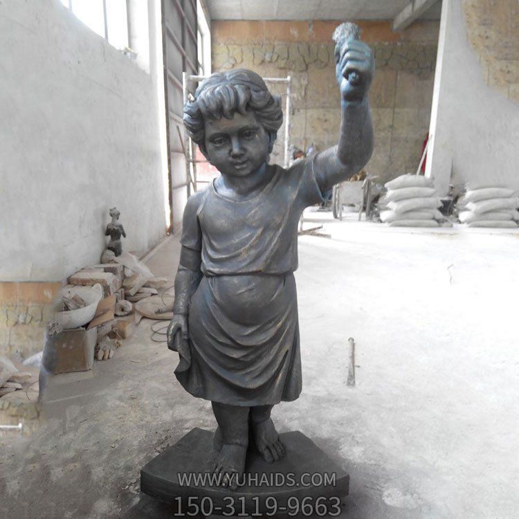 玻璃鋼仿銅廣場西方人物雕塑
