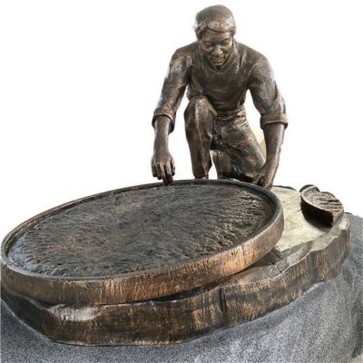 園林戶(hù)外玻璃鋼仿銅洗茶曬茶的人物景觀雕塑