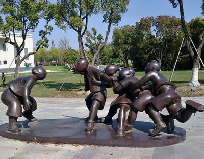 公園玻璃鋼創意景觀老鷹抓小雞雕塑