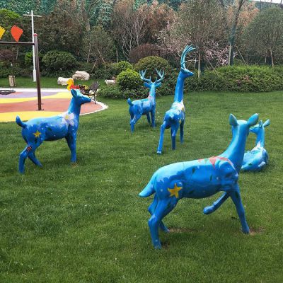 玻璃鋼彩繪鹿，藍色印花草坪動物擺件