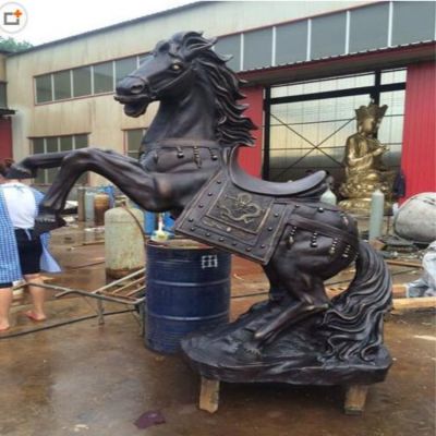 玻璃鋼仿銅鑄造奔騰戰(zhàn)馬景區(qū)戶(hù)外裝飾擺件