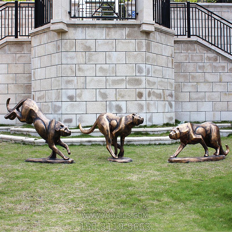 公園仿銅創意，鑄造、噴漆金錢豹雕塑