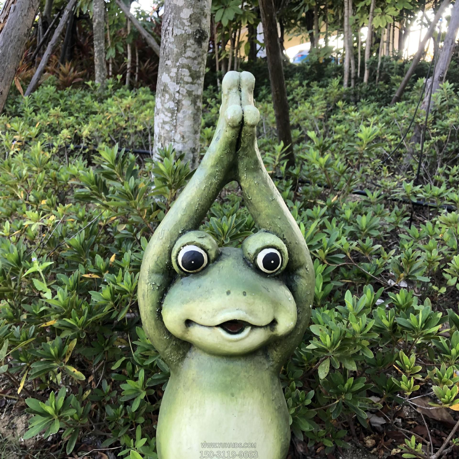 公園樹(shù)脂噴漆創(chuàng)意青蛙雕塑