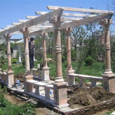 庭院草坪擺放花架歐式長(zhǎng)廊涼亭