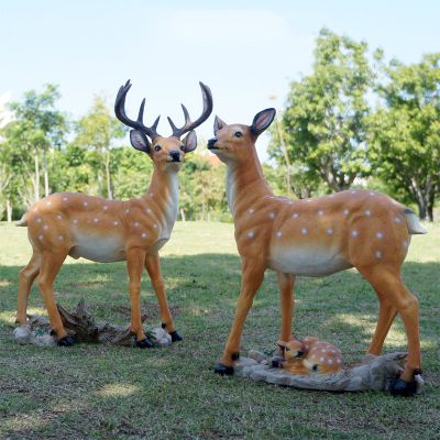 戶(hù)外大型仿真動(dòng)物景觀玻璃鋼鹿雕塑