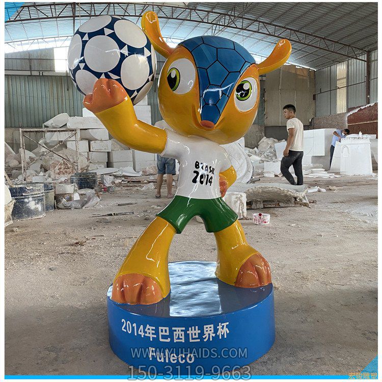 玻璃鋼卡通公仔，足球主題雕塑