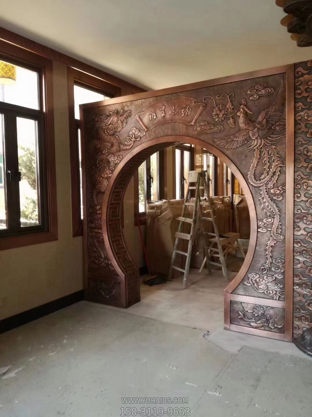 “龍鳳呈祥”銅浮雕，飯店裝飾隔斷雕塑