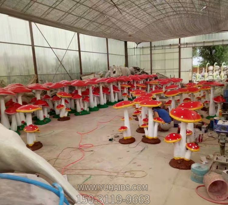 玻璃鋼彩繪蘑菇小品游樂園裝飾雕塑