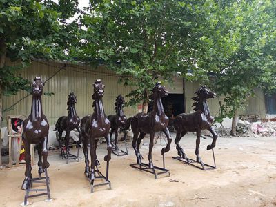玻璃鋼仿銅馬群雕塑