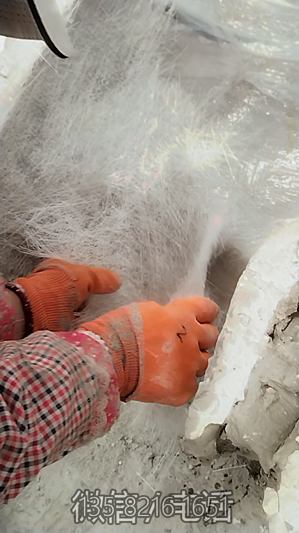 鋪貼透明纖維層