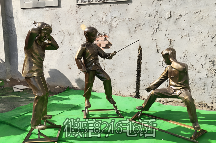 園林戶外景觀玻璃鋼仿銅創意放鞭炮的人物雕塑