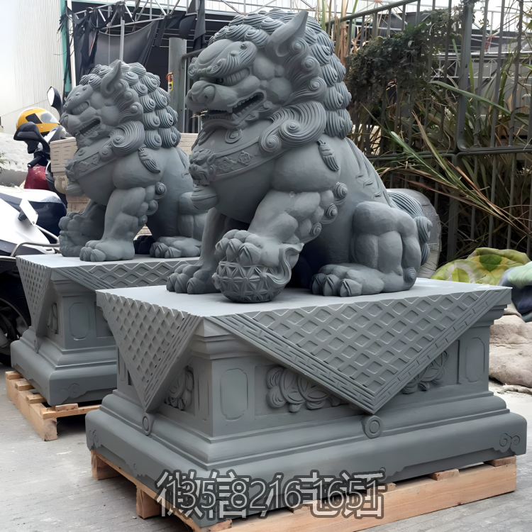 大型仿古建筑別墅小區門口動物擺件青石石雕獅子雕塑