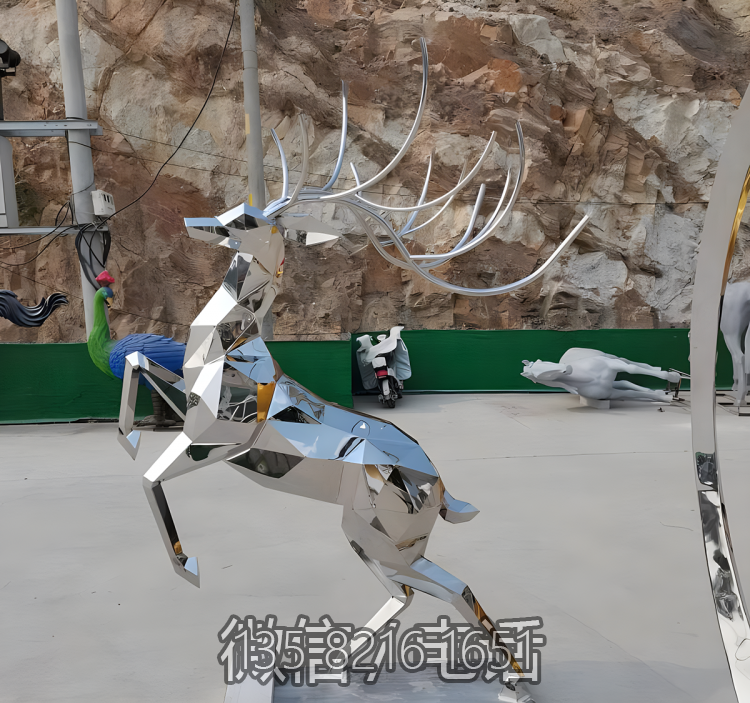 不銹鋼動物擺件景區戶外定制塊面動物擺件梅花鹿雕塑