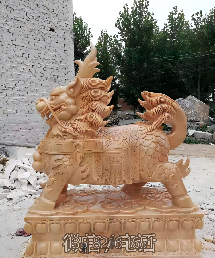 晚霞紅石雕別墅鎮宅麒麟雕塑