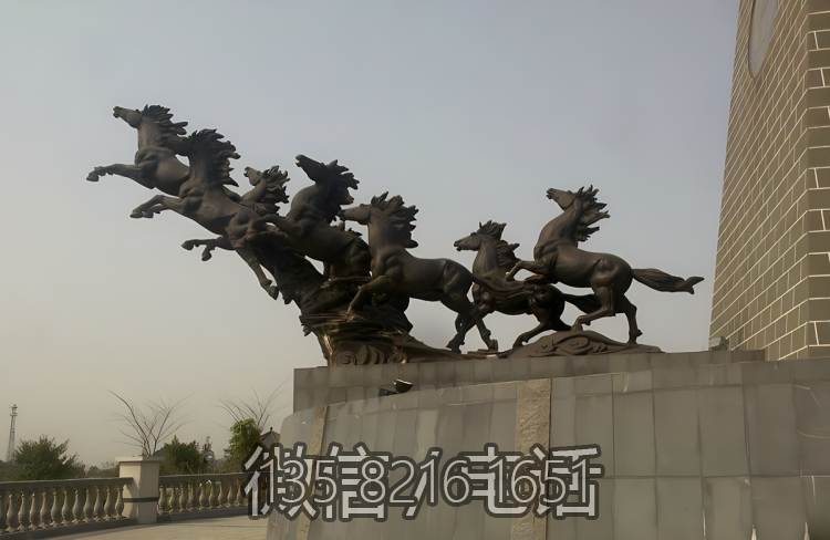 商業(yè)街景觀裝飾擺件玻璃鋼仿銅定制十二生肖馬群雕塑