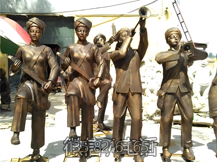 玻璃鋼仿銅少數民族演奏樂器的情景人物雕塑