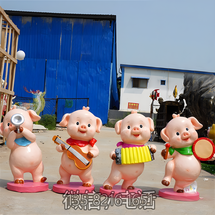 商場組合小品擺件玻璃鋼卡通動物小豬雕塑