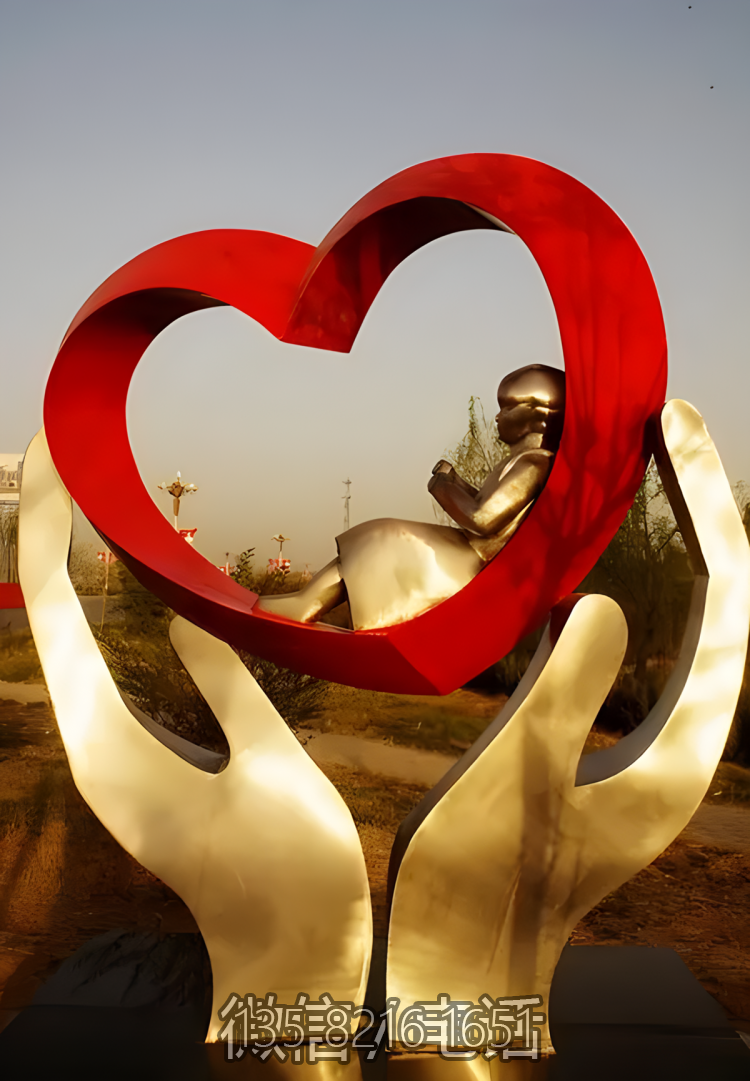 呵護，不銹鋼手捧愛心小女孩的雕塑