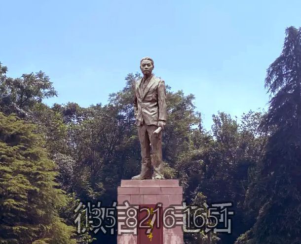 陳喬年鑄銅雕像