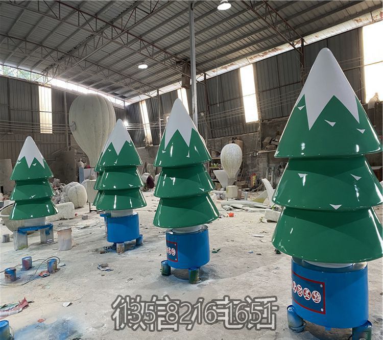 卡通造型玻璃鋼松樹圣誕樹雕塑擺件
