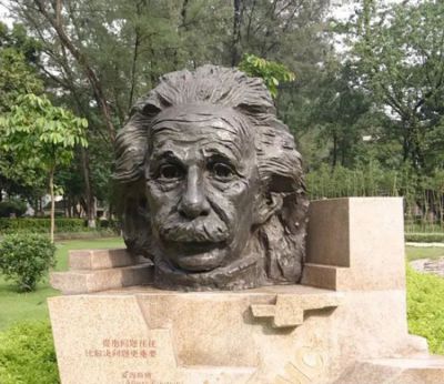 園林戶外玻璃鋼仿銅頭像景觀西方名人科學(xué)家愛(ài)因斯坦雕塑