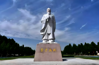 定制大型名人大理石石雕名醫(yī)扁鵲雕像