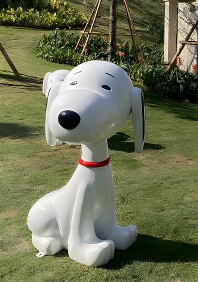 花園草坪景觀裝飾玻璃鋼卡通動(dòng)物景觀Snoopy雕塑擺件