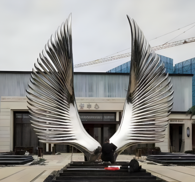 鏡面不銹鋼翅膀景觀雕塑