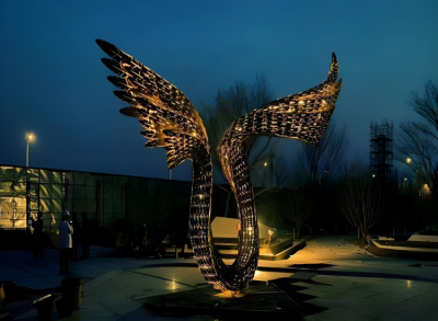不銹鋼鏤空發(fā)光抽象翅膀雕塑