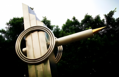 不銹鋼鋼筆大炮景觀雕塑