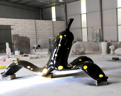 玻璃鋼彩繪香蕉皮創(chuàng)意雕塑