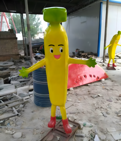 卡通造型玻璃鋼香蕉雕塑